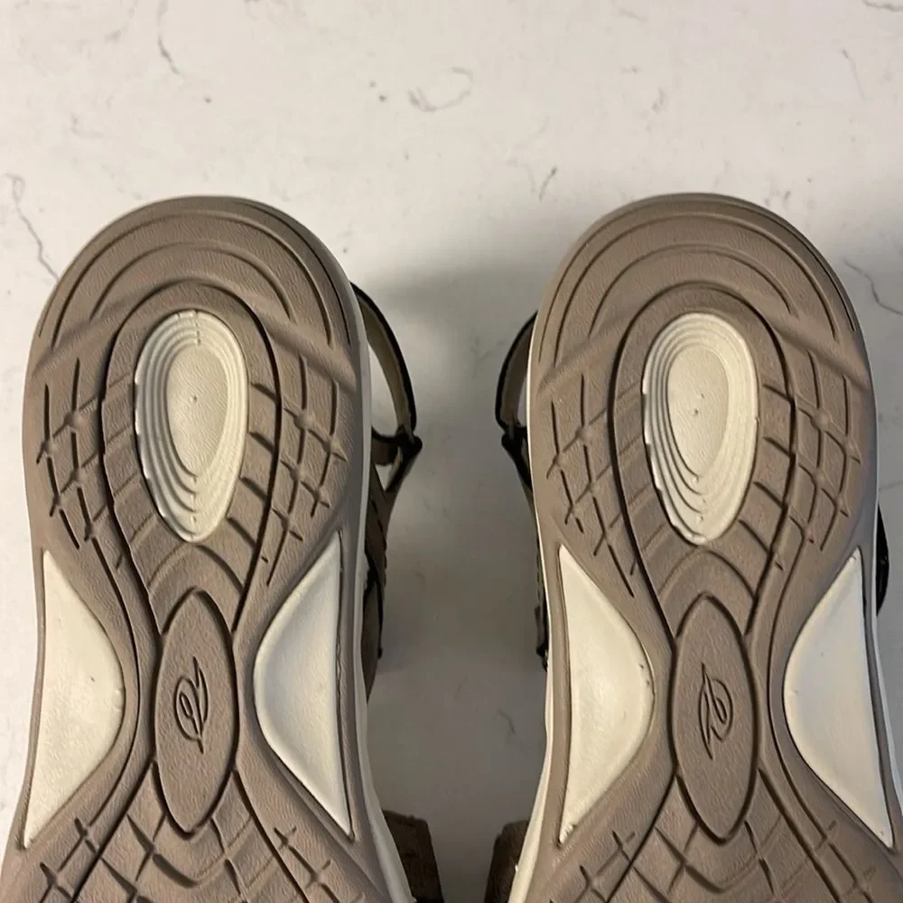 Easy Spirit Explore24 Seestina3 Women's Bronze Sandals Size 10